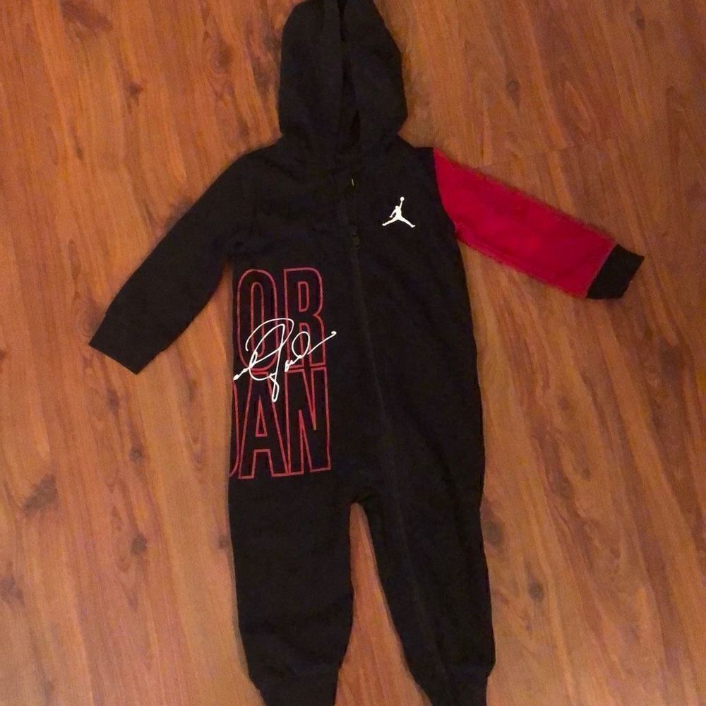 NWOT Michael Jordan black and red onesie hoodie size 12m baby